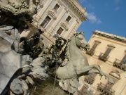 Fontana_di_Diana.jpg